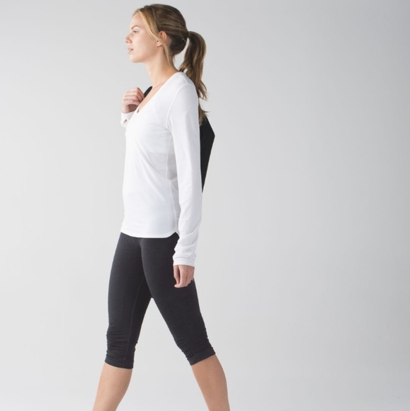 Lululemon In The Flow Crop II in Deep Coal - Picture 2 of 12